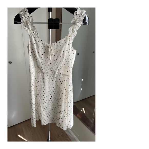 White polka dot Aritzia dress - Picture 2 of 2